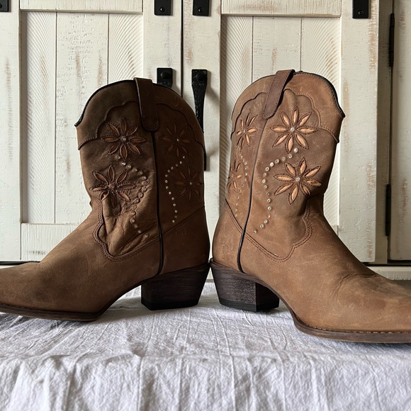 Rhinestone Studded Brown Western Cowgirl Boots - Picture 15 of 15